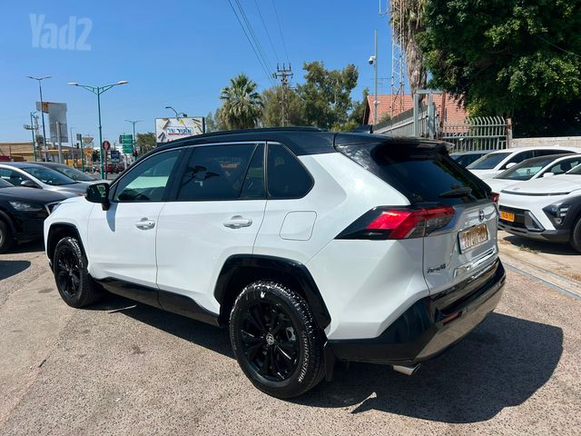 טויוטה RAV4