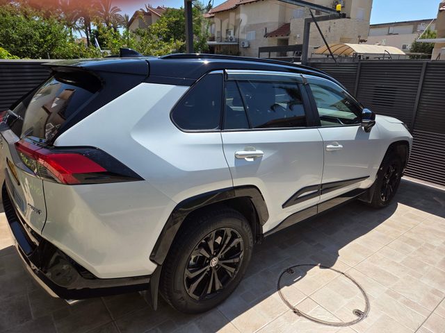 מודעת רכב טויוטה RAV4