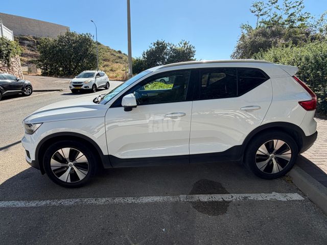 וולוו XC40