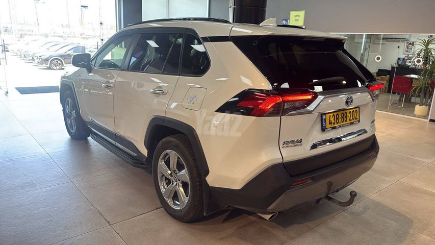 טויוטה RAV4