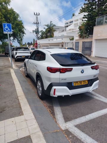 ב מ וו X2