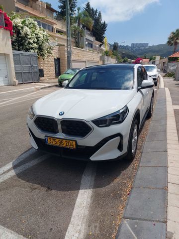 ב מ וו X2