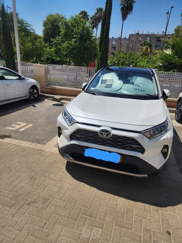 טויוטה RAV4