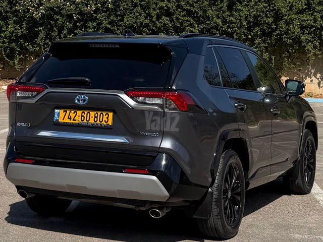 טויוטה RAV4