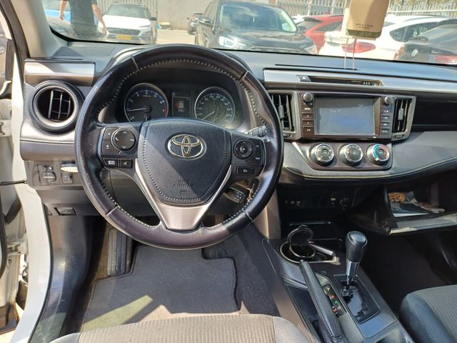 טויוטה RAV4