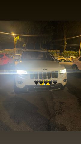 מודעת רכב ג'יפ גרנד צ'ירוקי