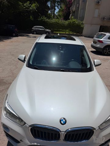 ב מ וו X1