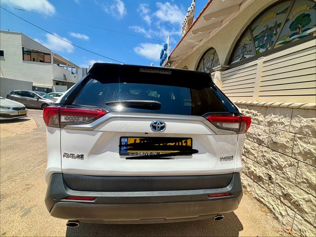 טויוטה RAV4