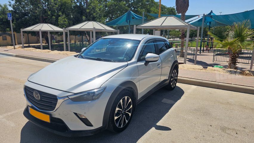מודעת רכב מאזדה CX-3