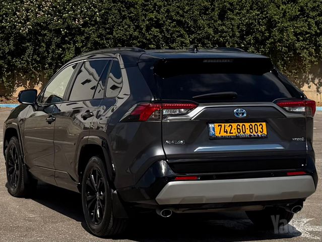 טויוטה RAV4