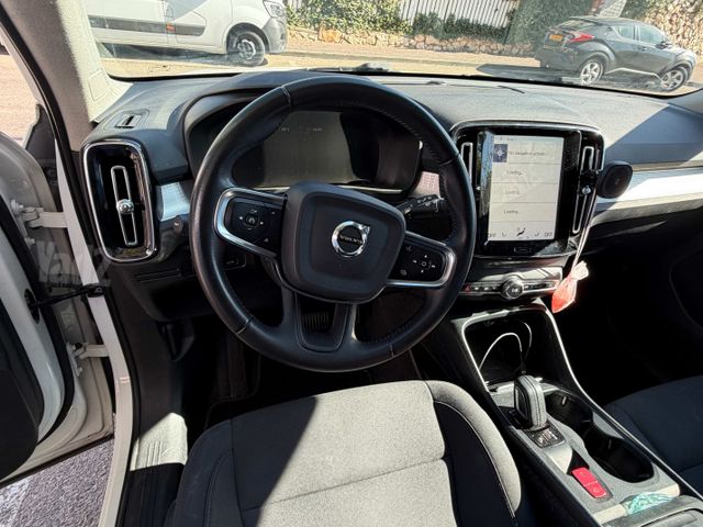 וולוו XC40