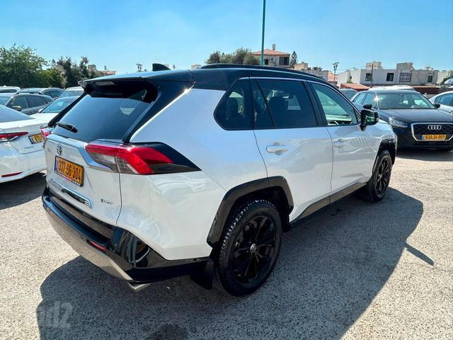 טויוטה RAV4