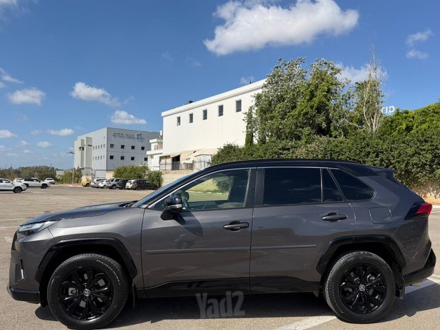 טויוטה RAV4