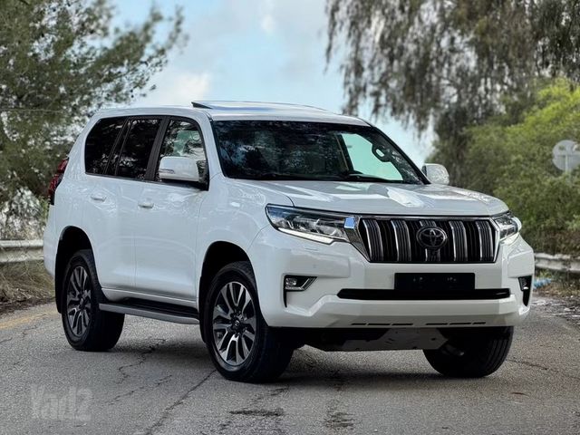 לנד קרוזר Limited אוט׳ 7 מק 5 דל 2.8 (204 כ״ס)