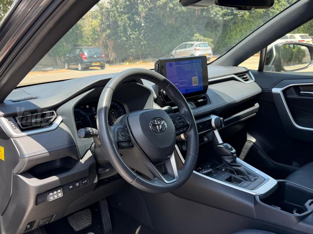 טויוטה RAV4