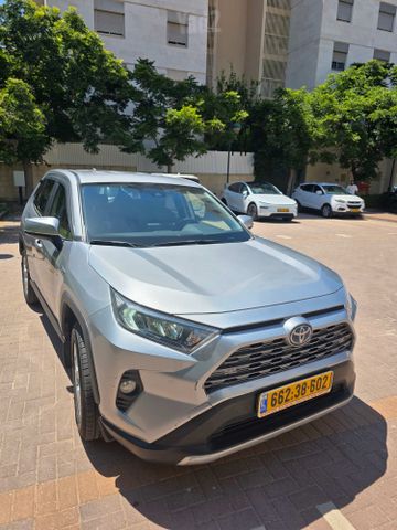מודעת רכב טויוטה RAV4