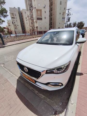 מודעת רכב אם ג'י EHS PHEV