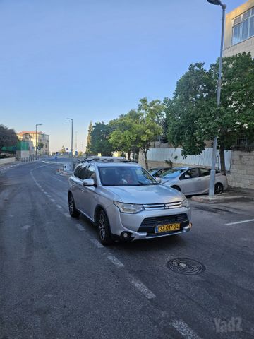 מיצובישי אאוטלנדר