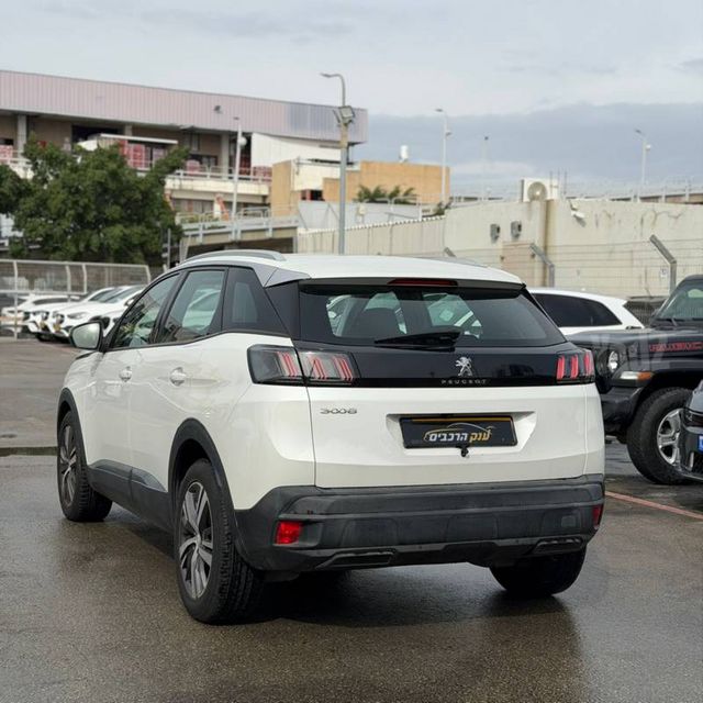 פיג'ו 3008
