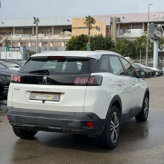 פיג'ו 3008