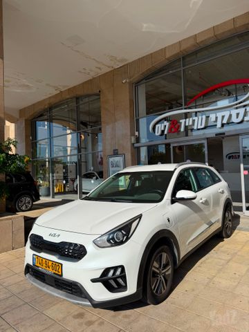 קיה נירו