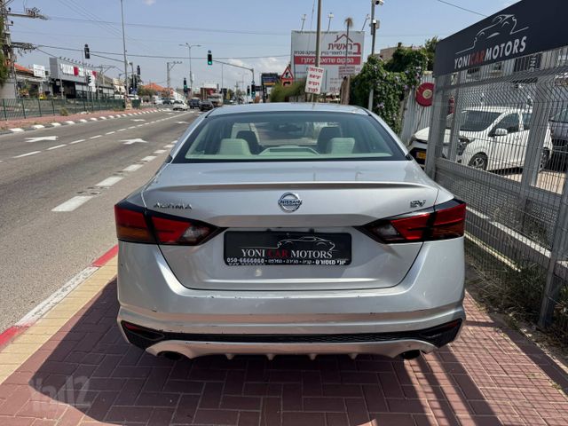 ניסאן אלטימה