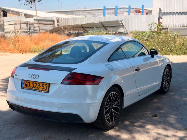 אאודי TT