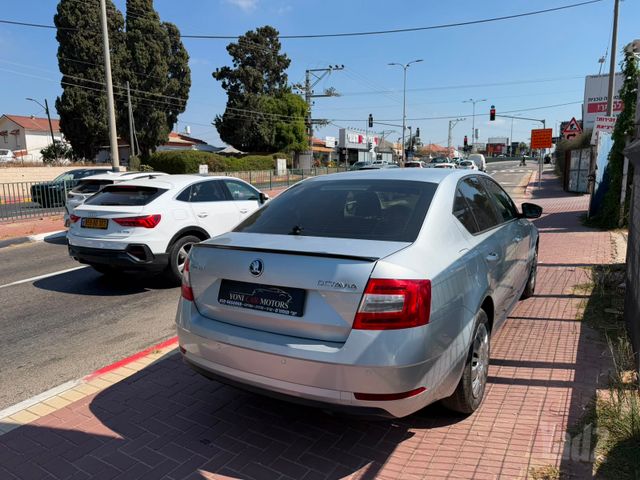סקודה אוקטביה