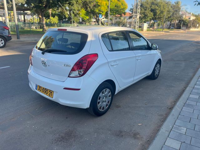 יונדאי i20