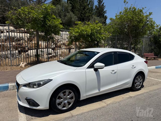 מודעת רכב מאזדה 3