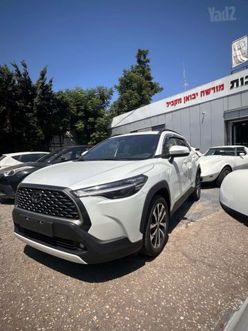 מודעת רכב טויוטה קורולה קרוס 1