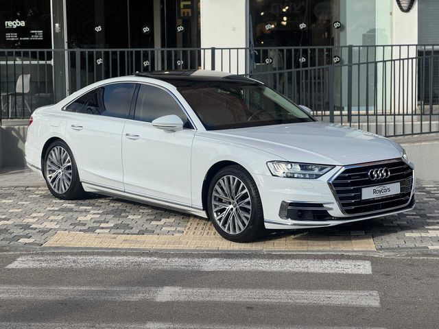 אאודי A8