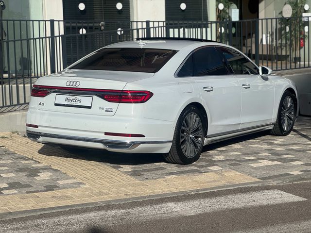 אאודי A8