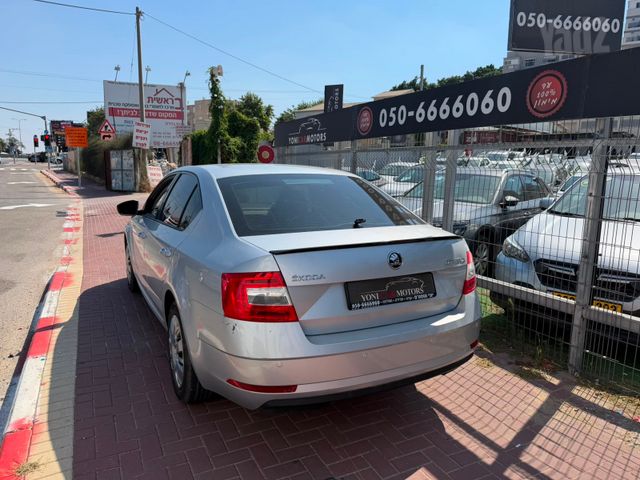 סקודה אוקטביה