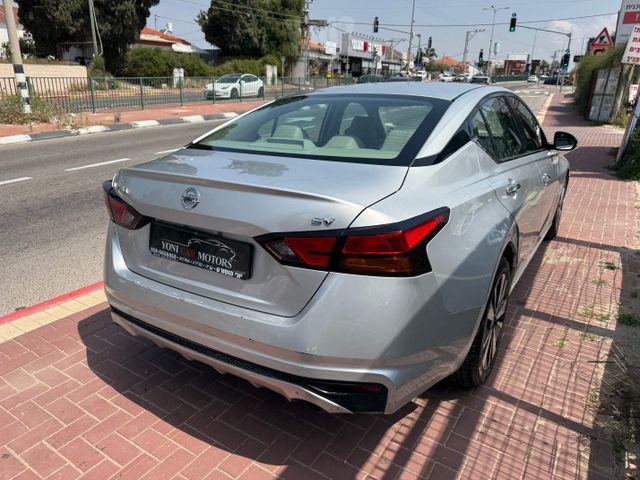 ניסאן אלטימה