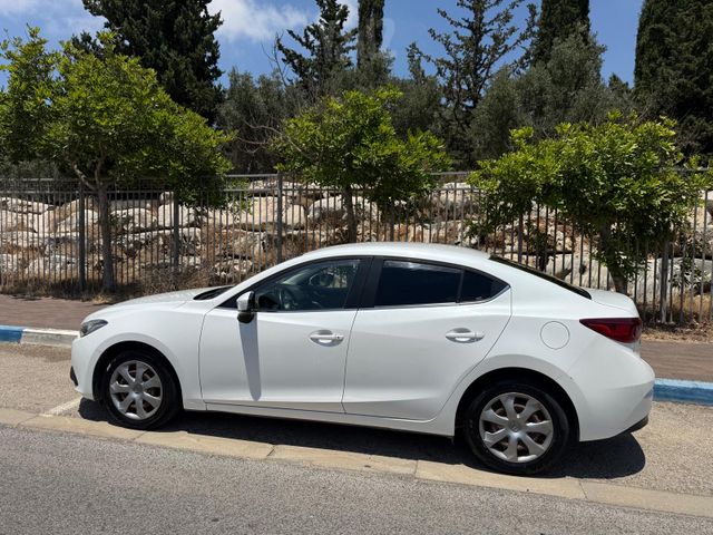 מאזדה 3
