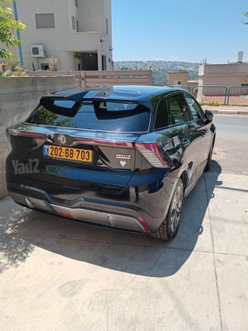 מודעת רכב אם ג'י MG4