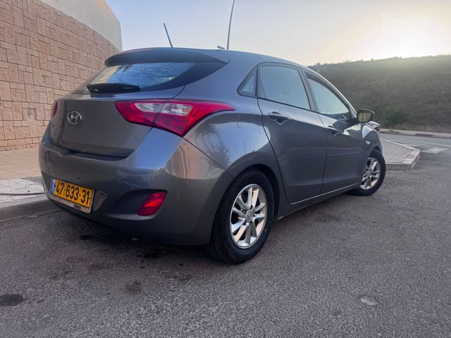 יונדאי i30