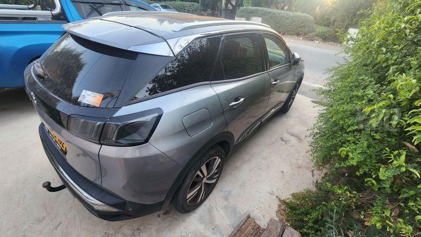 פיג'ו 3008