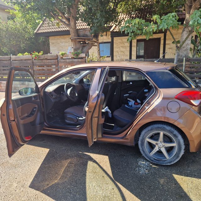 יונדאי i20