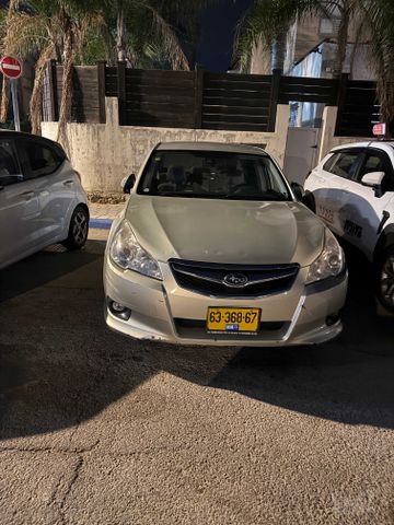 סובארו B4/לגאסי