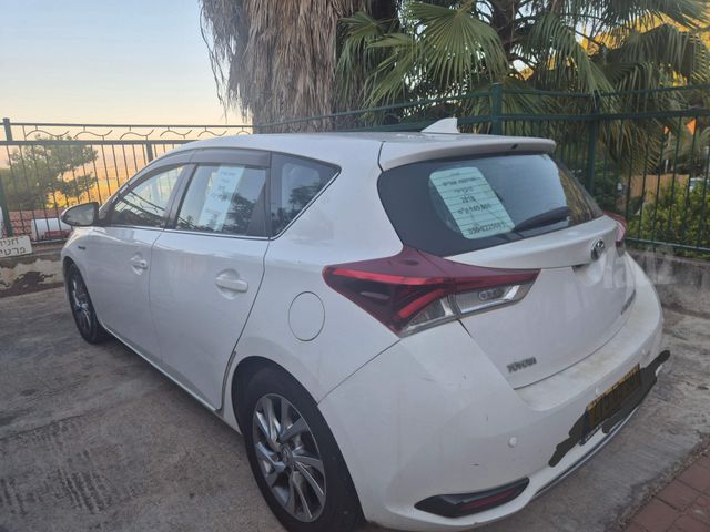 מודעת רכב טויוטה אוריס