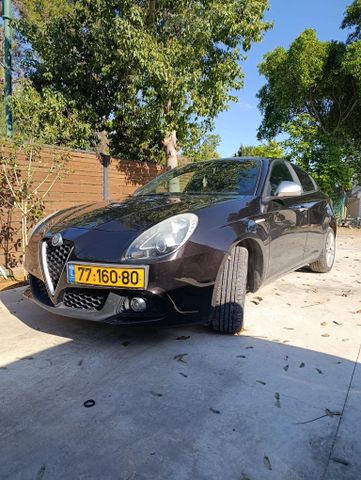 אלפא רומיאו ג'ולייטה