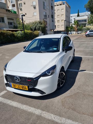 מודעת רכב מאזדה 2