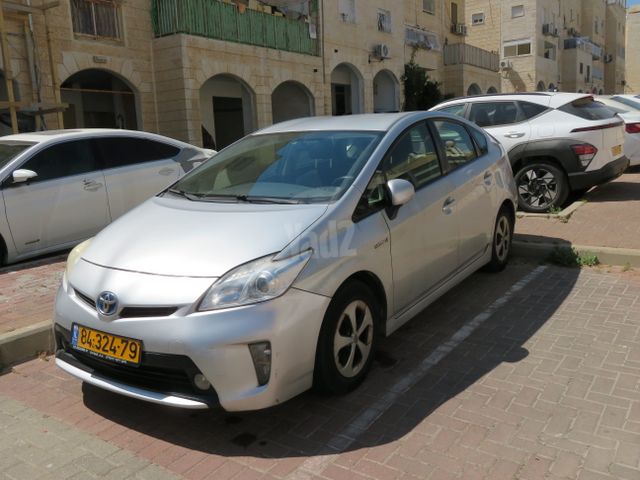 מודעת רכב טויוטה פריוס