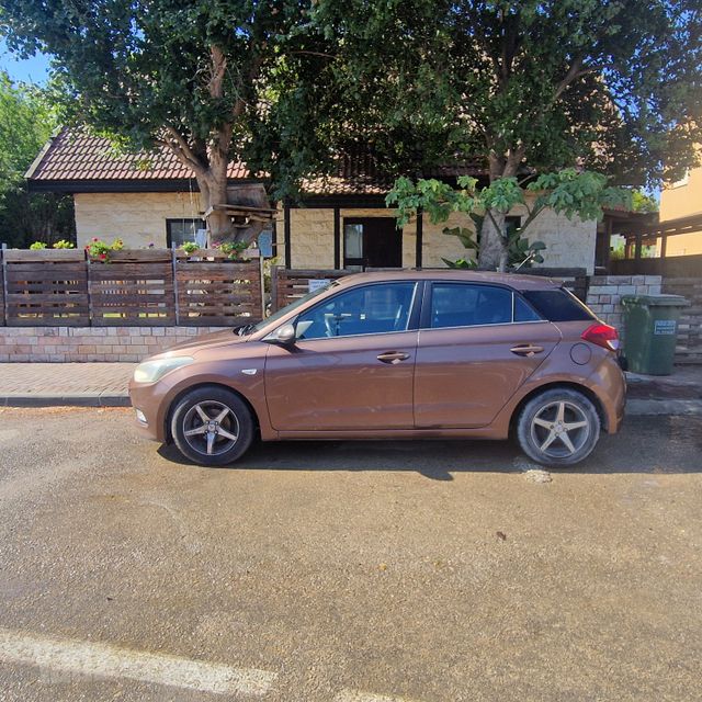 יונדאי i20