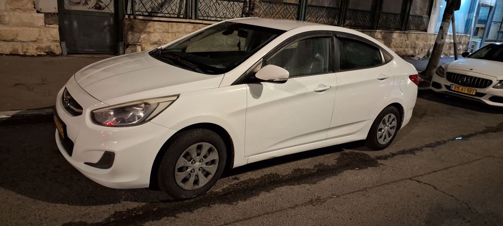 יונדאי אקסנט i25