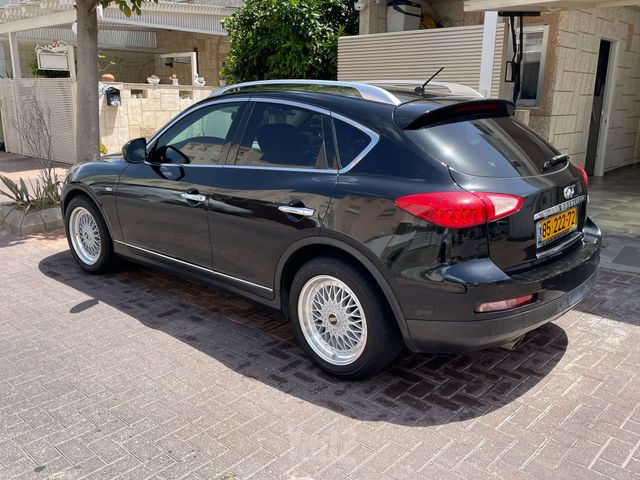 אינפיניטי G37