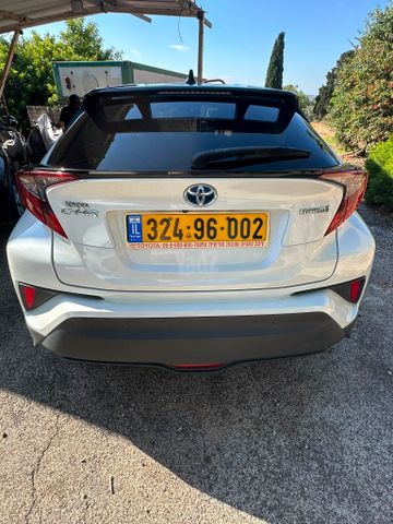 מודעת רכב טויוטה C-HR