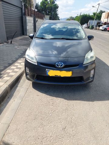 טויוטה פריוס